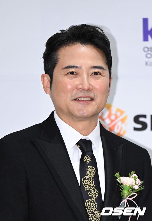 배우 임호, 알고 보니 배재고 총동문회장...광주 찾아 비하 논란 동반 사과