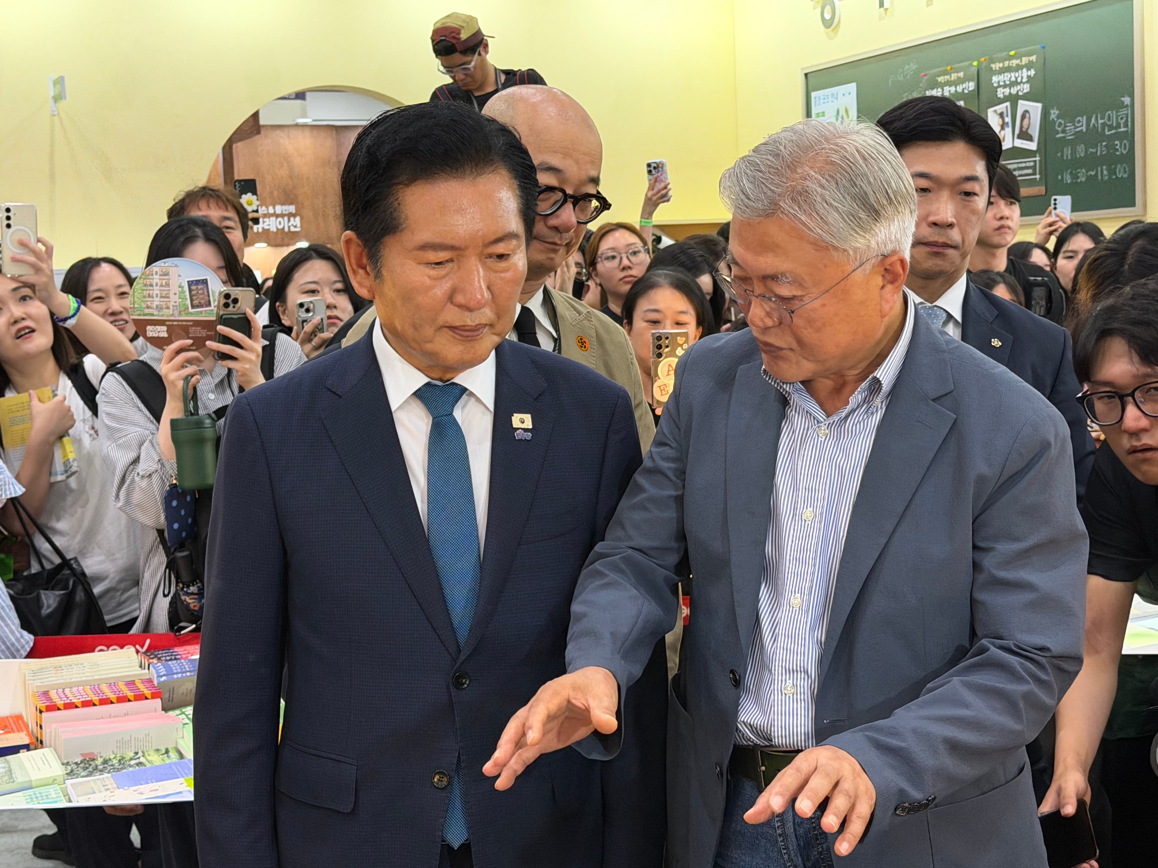 당 대표 물러난 정청래, 문재인부터 만났다
