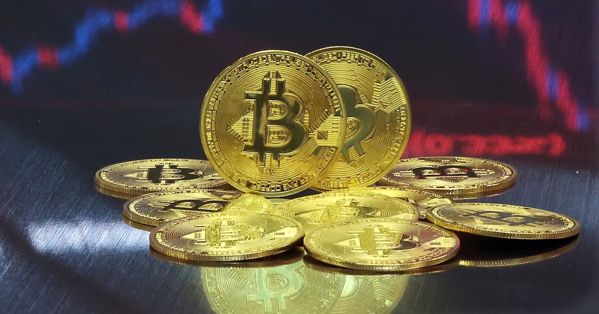 Bitcoin Surges Past $72,000 on Short Squeeze