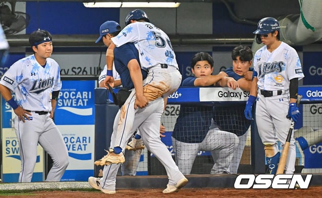 삼성 '악!' 김상준, 도루 시도하다 발목 부상…"병원 이동 후 검진 예정"