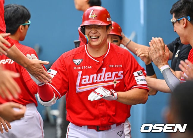 SSG, 통산 7번째 팀 사이클링 홈런 달성…홀로 3홈런 친 김재환 “개인 사이클링 홈런 아쉽지만 미련 남기지 않겠다”