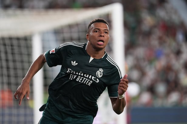 Real Madrid's Kylian Mbappe runs on the pitch during the Spanish La Liga soccer match between Elche and Real Madrid in Elche, Spain, Tuesday, Sept. 15, 2026. (AP Photo/Alberto Saiz)

<저작권자(c) 연합뉴스, 무단 전재-재배포, AI 학습 및 활용 금지>