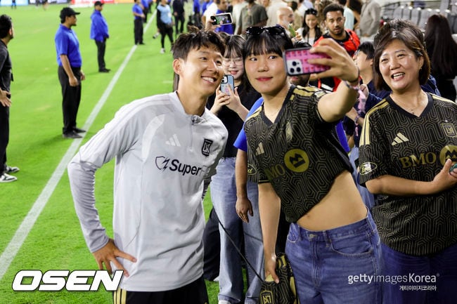 '2경기 연속골 폭발' 손흥민, WNBA 박지현-女축구 케이시 페어와 LA서 반가운 만남