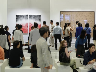 환율·세금·빠진 거품 ‘3대 호재’…부자들 다시 그림 산다