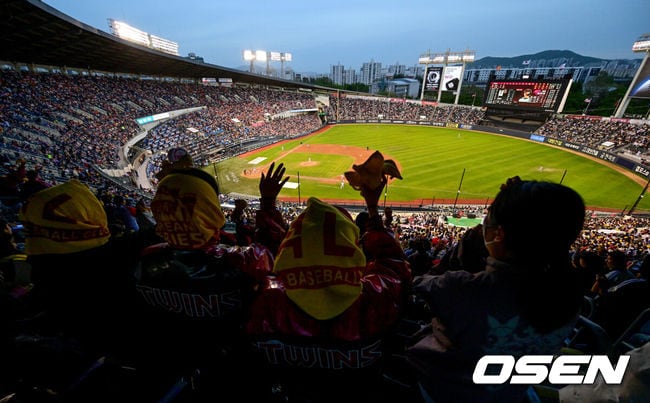 '또 신기록' 프로야구 흥행 질주, 역대 최소 경기 800만 관중 돌파…최다 관중 새 역사 보인다