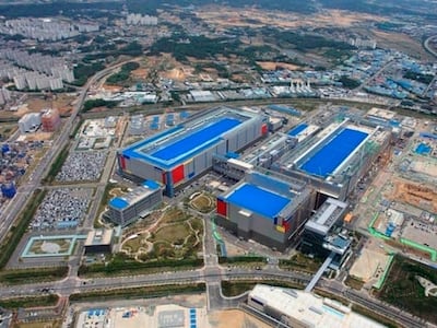 세계 최대 규모의 반도체 팹(공장)이자 EUV(극자외선) 공정이 적용된 삼성전자 평택 2라인 전경./삼성전자 제공
