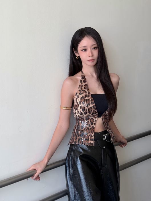 티아라 지연, 이혼 후 더 과감해졌나…브라톱에 레오파드 걸치고 드러낸 'AI 비주얼'