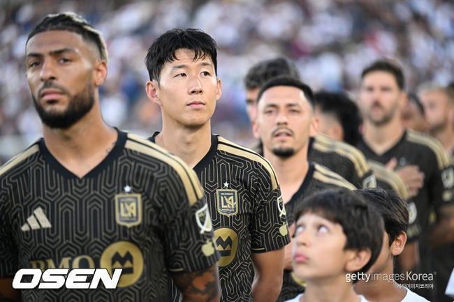 "PK 양보? 원래 부앙가가 전담, 상대 도발 막으려 했을 뿐" 팀 동료 지킨 '리그 첫 골' 손흥민의 품격