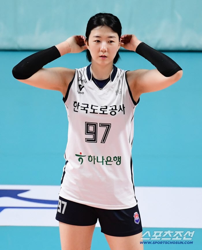 2월 1일 서울 장충체육관에서 열린 배구 V리그 여자부 GS칼텍스와 한국도로공사의 경기. 수비 준비하는 도로공사 강소휘. 장충=송정헌 기자songs@sportschosun.com/2025.02.01/
