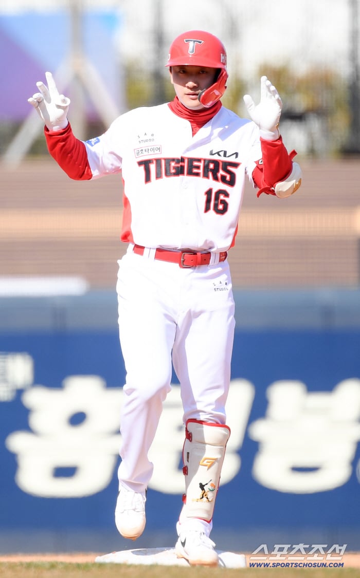 13일 광주 기아챔피언스필드에서 열린 KIA 타이거즈와 SSG 랜더스의 시범경기. KIA 윤도현이 안타를 날린 뒤 숨을 고르고 있다. 광주=박재만 기자 pjm@sportschosun.com/2026.03.13/