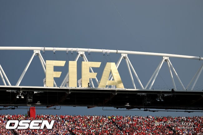 FIFA가 ‘29조 회사’ 카드 꺼냈다…최대 20% 외부 매각에 UEFA “축구는 팔 물건 아니다”