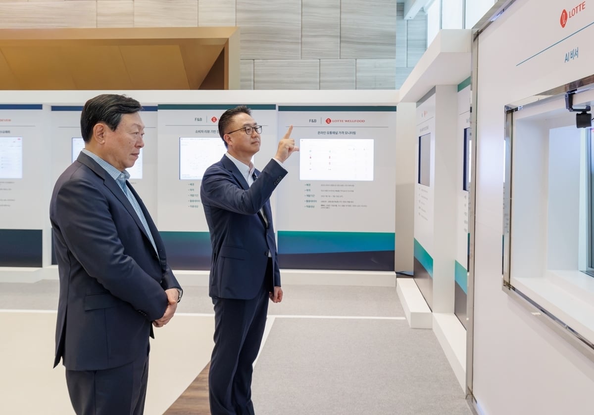 신동빈 “전통은 혁신을 위한 출발선”… 본원적 경쟁력 강화 당부