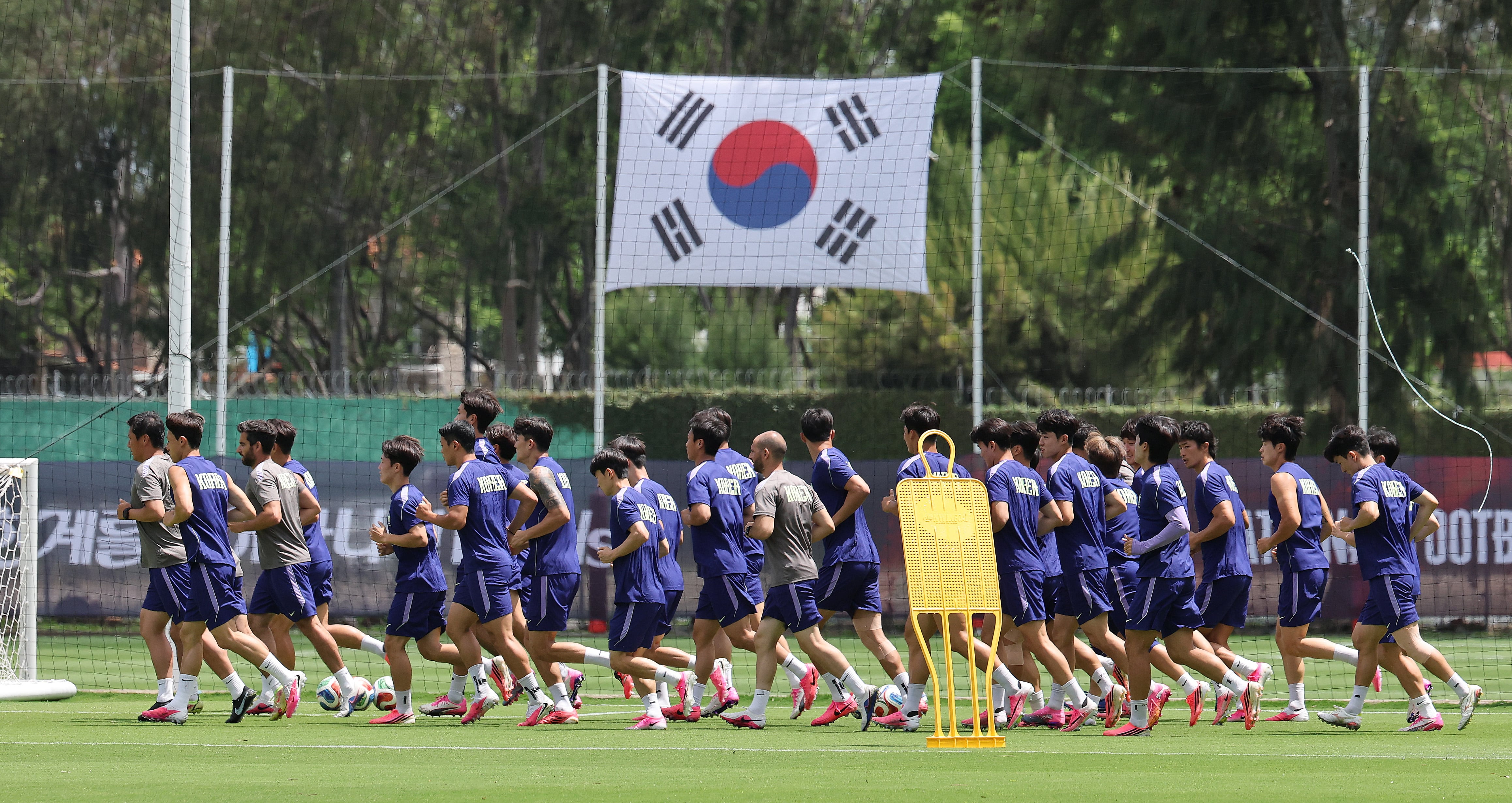 한국 훈련장에 등장한 의문의 드론... 멕시코軍이 전파 방해로 추락시켜