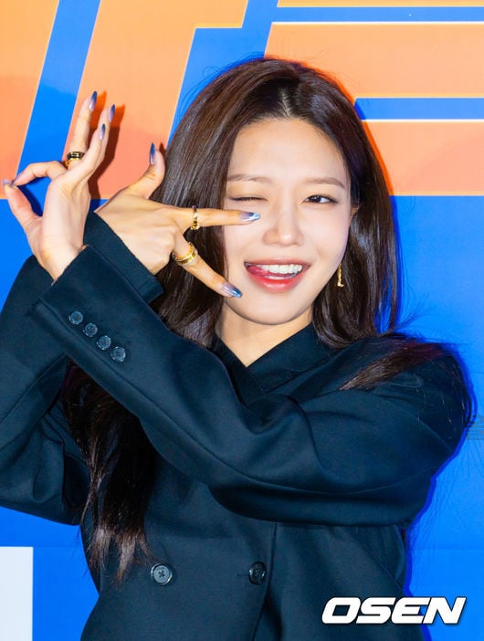[사진최수영,'클로즈업을 부르는 애교 포즈'