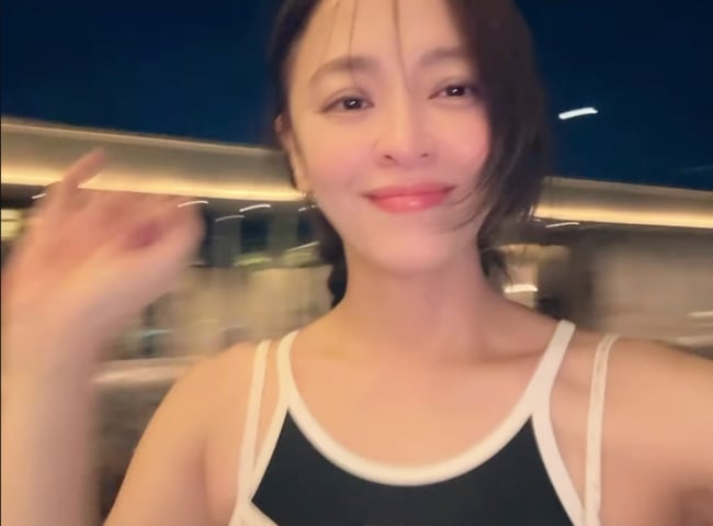 강성연, 51세 맞아? 신경과 전문의 장민욱과 재혼 후 더 어려진 미모