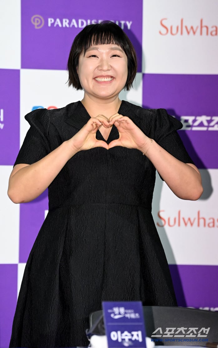 '제5회 BSA' 이수지 "올해도 후보, 정이랑·지예은과 같이 올라 감사…그래도 뭐니뭐니해도 내가"