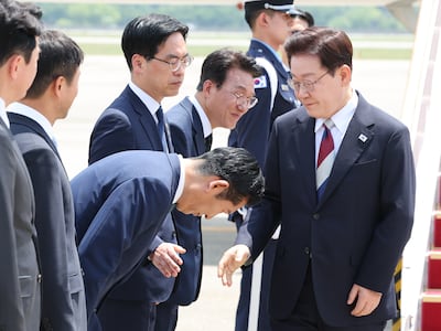 李, 정청래 ‘배웅 패싱’ 논란에... “줄 서서 의전, 흔쾌하지 않아”