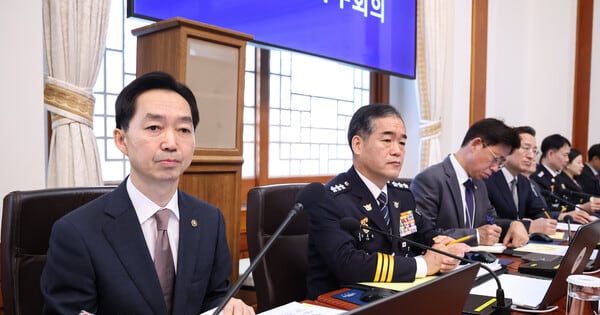 Editorial: Avoiding Hacking, Pursuing Han: Regime-Favoring Agency - 조선일보