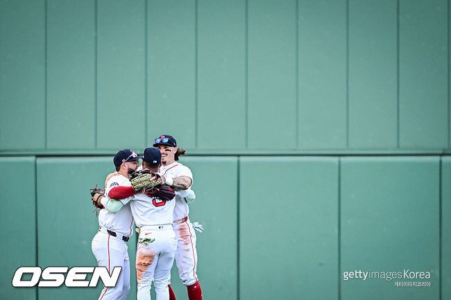 '하지원 시구한 날' 보스턴 15연승 질주, 80년 만의 대기록…DH 2차전 승리하면 새 역사 쓴다