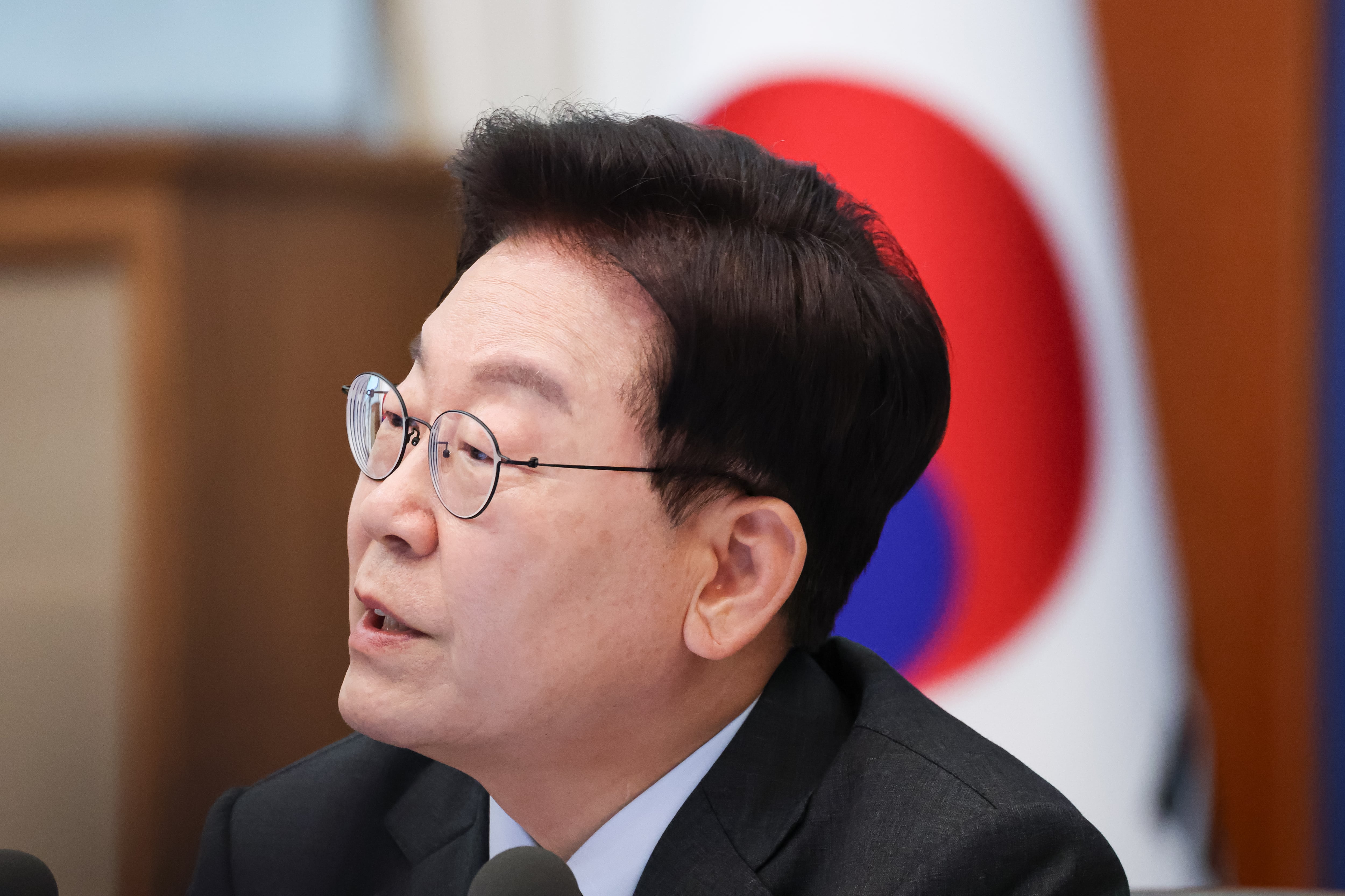 서울 집값 90주 연속 올랐는데... 李 “자산시장 정상화 향한 힘든 길”