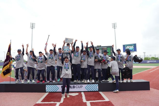 '꿈의 무대' MLB CUP KOREA 폐막…엄준상부터 오승환까지 후배들과 함께했다