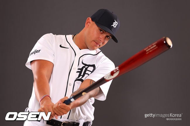 '트리플A 14홈런' 좌타 거포 한국 온다! MLBTR "KBO 계약 위해 출국"...SSG 새 타자 될까