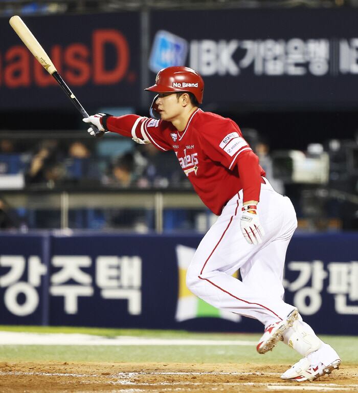 SSG, 김재환 앞세워 두산 4-1로 제압… 3연전 첫날 기선 제압