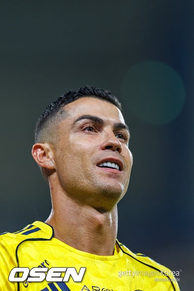 웹사이트상위노출 홈페이지상위노출 사이트상위노출탐욕의 호날두는 포기하지 않았다 “1천골 넣기 전까지는 은퇴 없다”