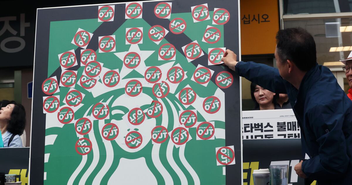 스타벅스 때리기 통했나? 호남서 민주당 지지율 껑충!