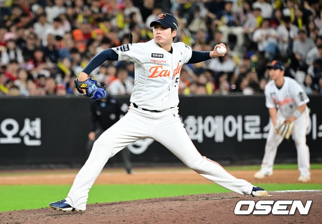 이민우 내리고 긴급투입, 삼진→삼진 완벽 첫 세이브...190cm 좌승사자, 마무리 체질인가 "긴장해 더 잘 던진 것 같다"