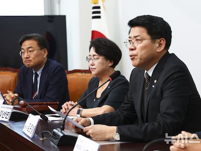 조국혁신당 새 원내대표에 김준형…“정치투쟁 위한 합당 단호히 거부”