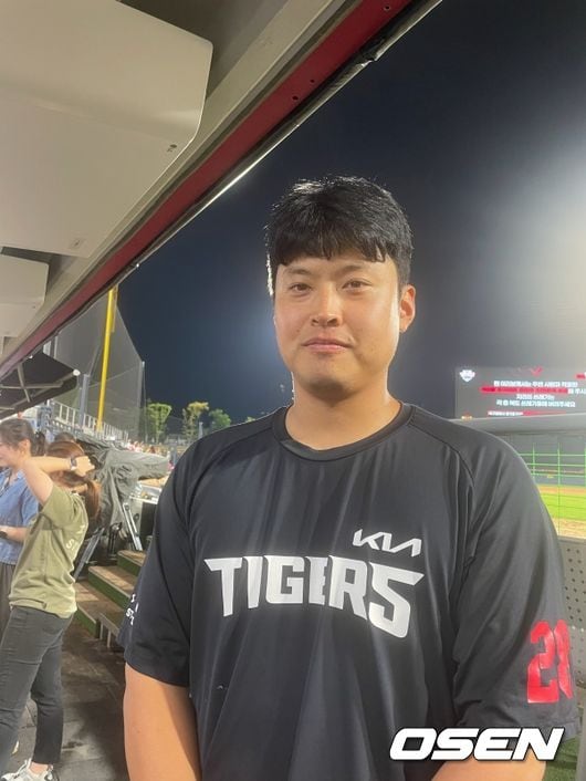 승리도 홀드도 세이브도 없지만 ERA 2.25 빛나는 소금...춤추는 147km 투심, 이형범 "야구만 생각했다"