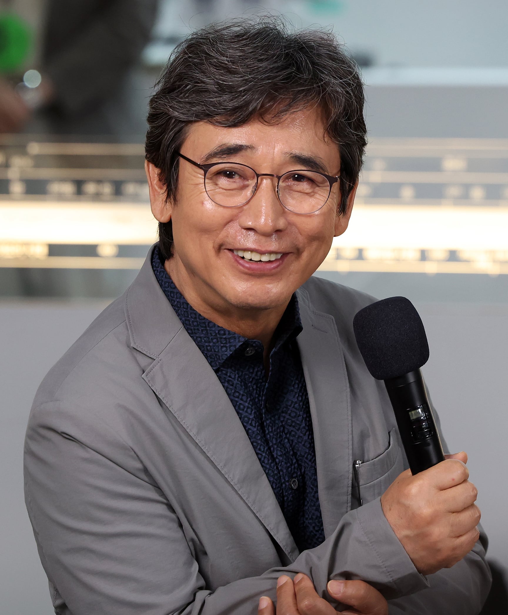 박지원 “5년 내내 DJ 정부 흔든 유시민, 李대통령 흔들기 멈춰라”