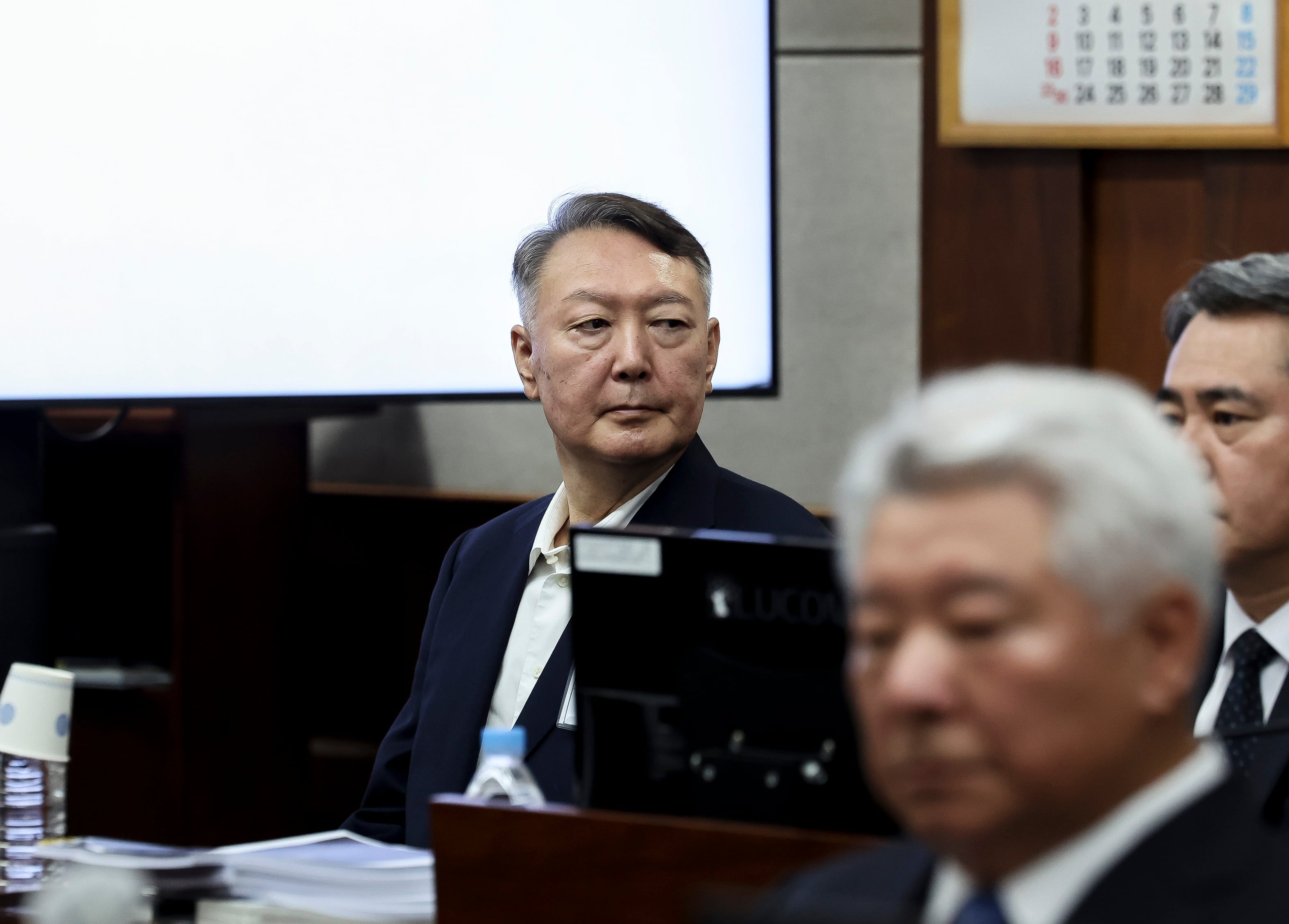 尹 ‘계엄 위자료’ 인정 판결 또 나와…법원마다 엇갈린 결론, 왜?