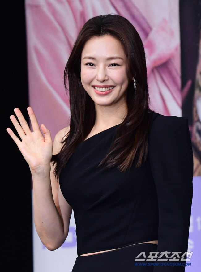 '호프'로 터진 제작사 에피소드컴퍼니, 이번엔 안방이다..이하늬 주연 '프로모터' 공동제작