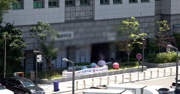 유사 도박장 변질된 청년주택…98대 1 뚫었는데 주거환경 '복불복' 방치