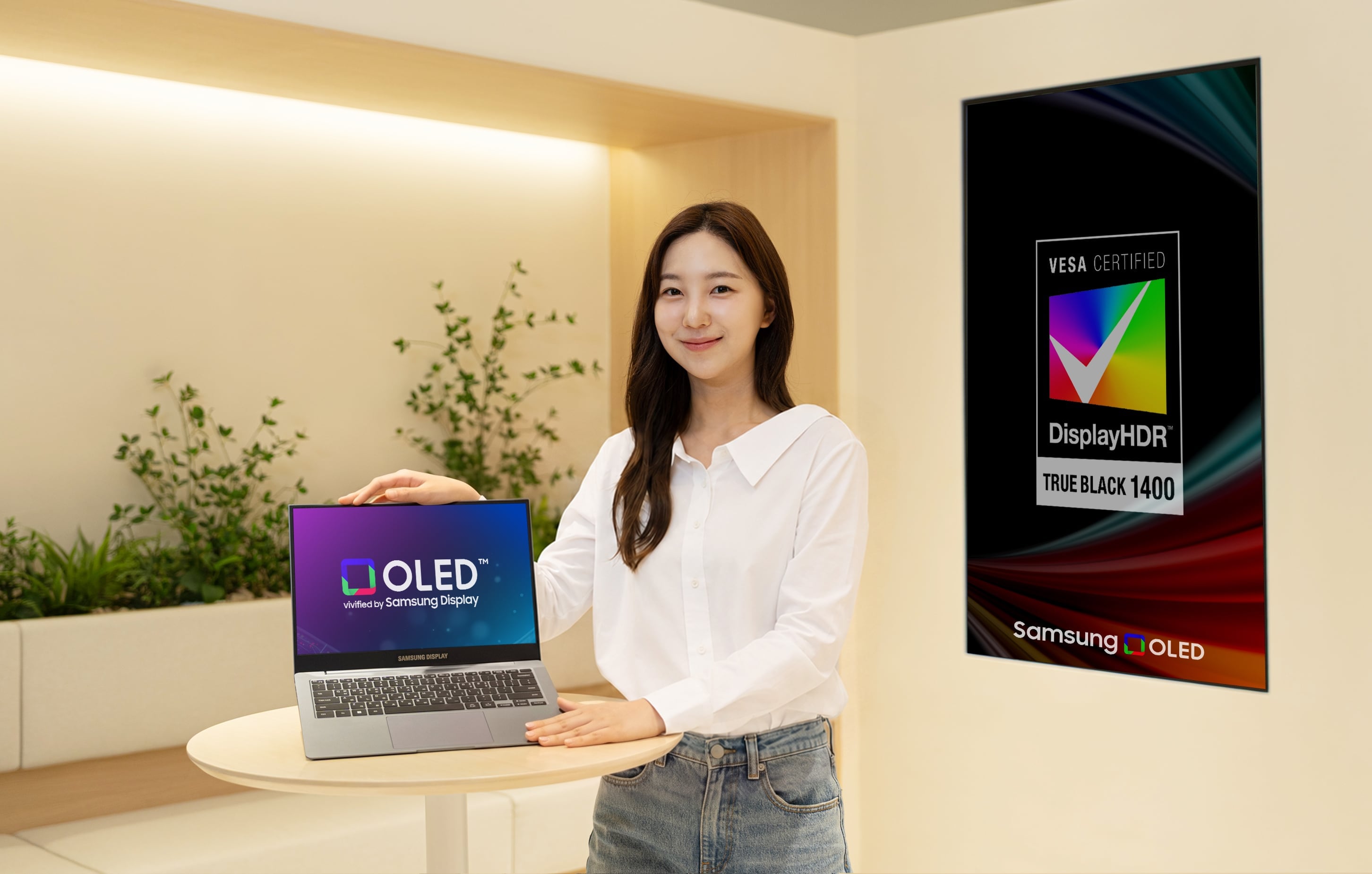 삼성디스플레이, ‘트루블랙 1400′ 인증 노트북용 탠덤 OLED 패널 공급 시작