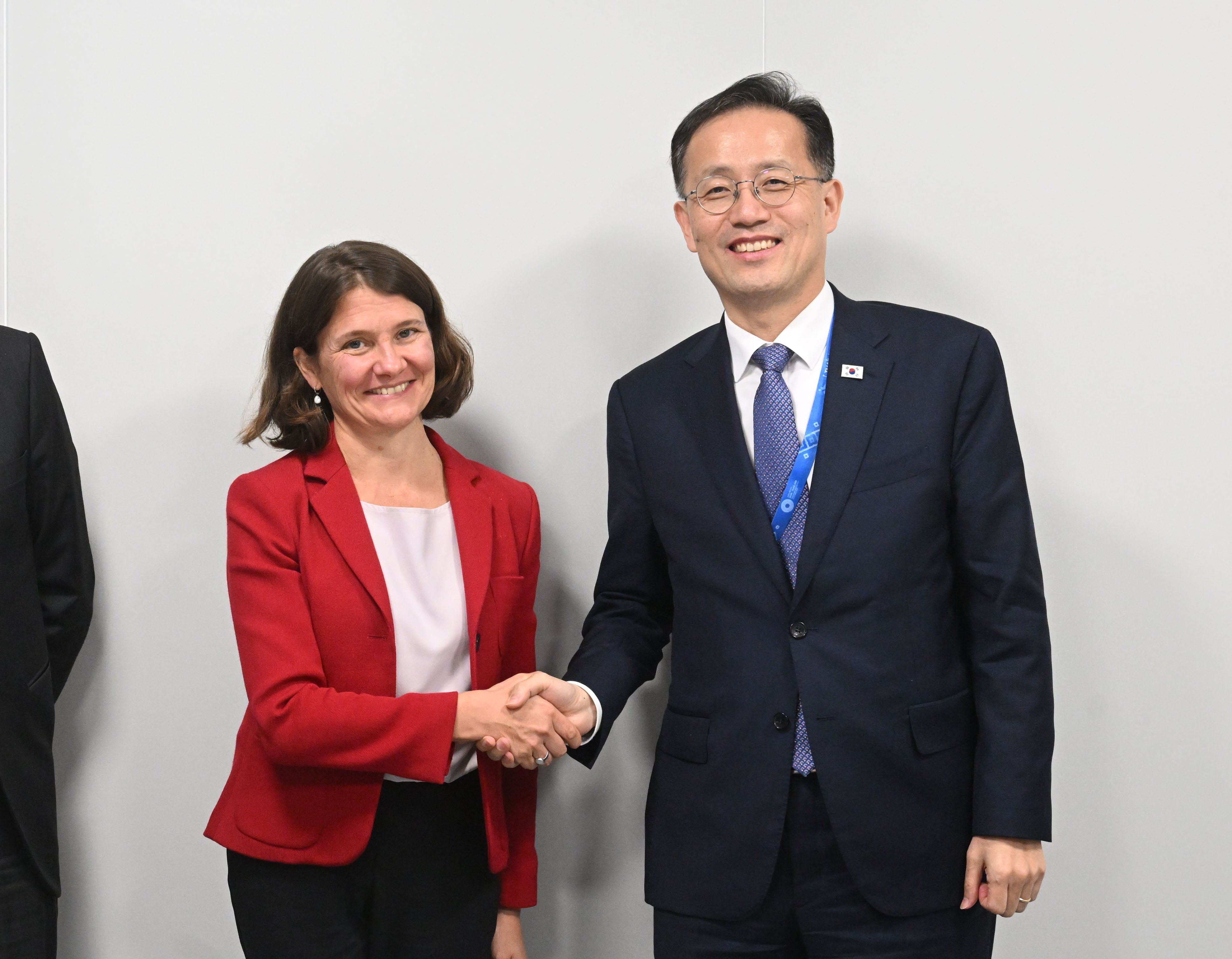 世界3大格付け会社「半導体・AI好況が韓国成長支える」