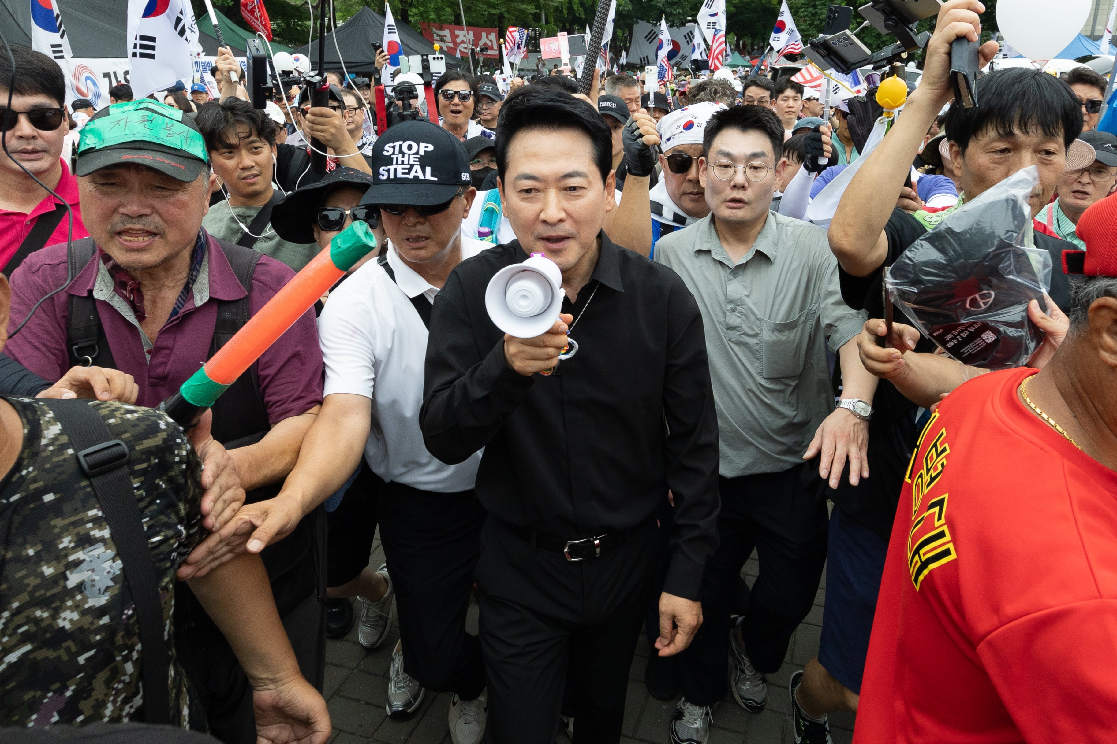 장동혁, 제헌절 행사 대신 올림픽공원 집회 참석… “40일 넘게 해결책 내놓지 못해 죄송”