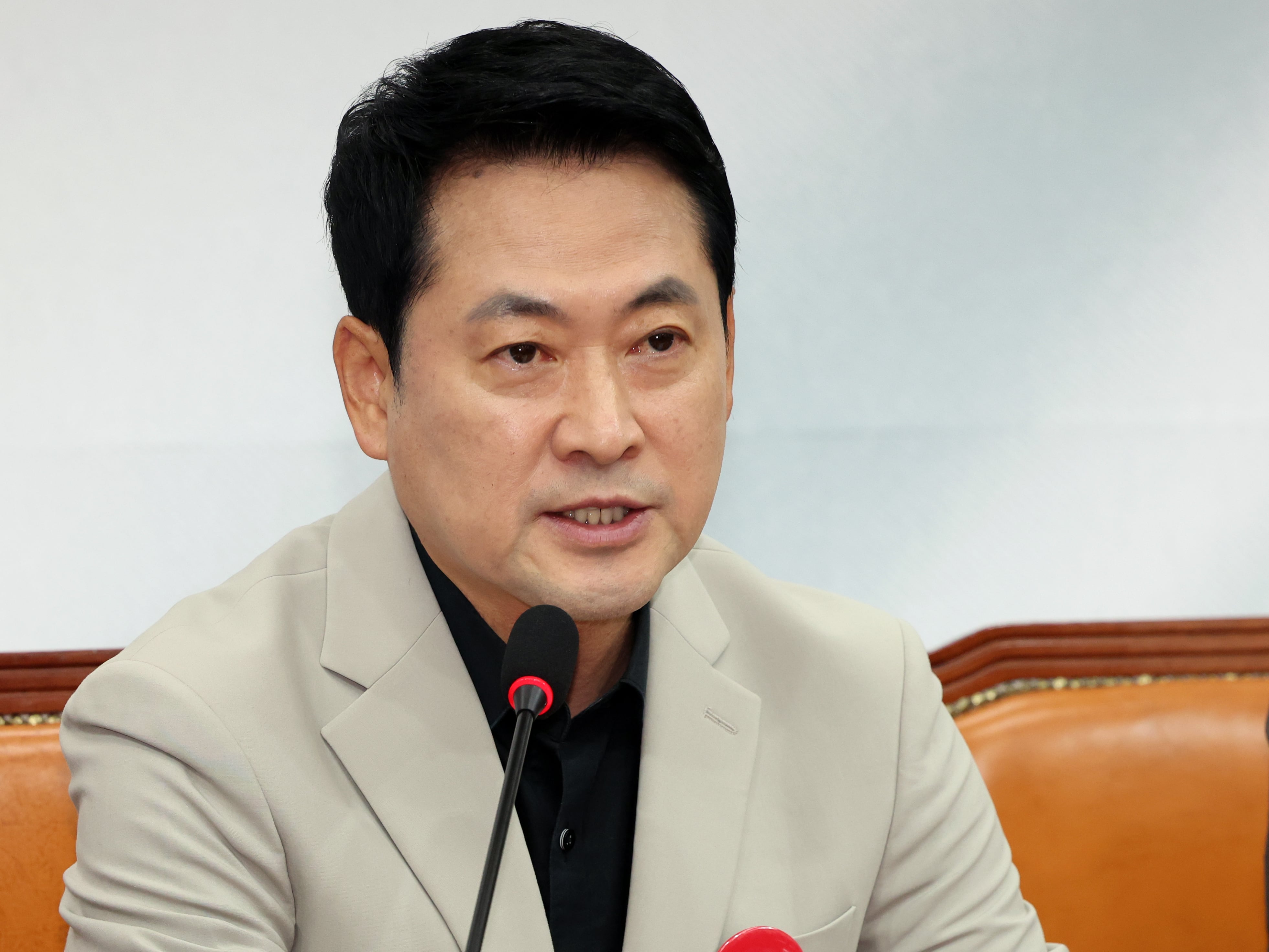 장동혁 “증시 파랗게 질려…블랙 에브리데이 될까 걱정”