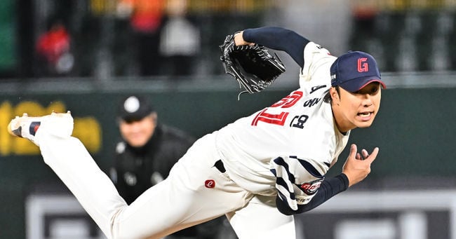 역투하는 최충연