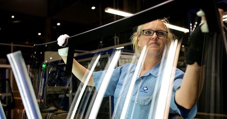 中 유리 공장이 오하이오에 들어서자, 美 기업들 줄줄이 문 닫았다 - 뉴스 썸네일 이미지