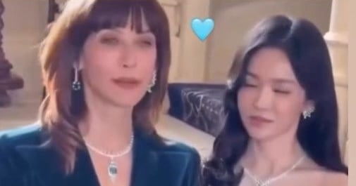 송혜교가 소피 마르소와 함께한 장면 관련 기사 대표 이미지