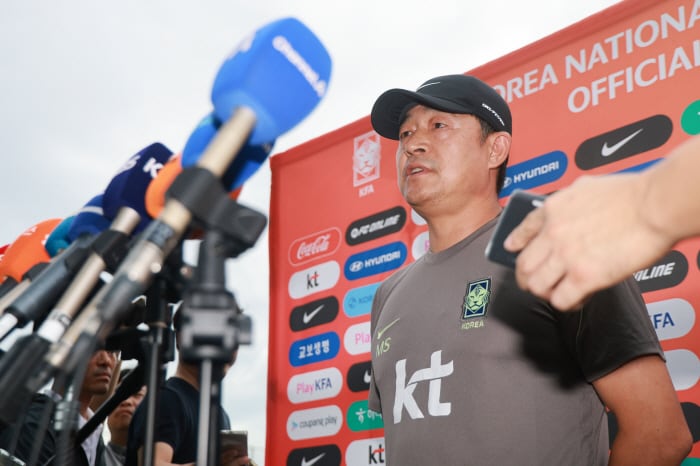 亞 4연패 도전 '이민성호' 해외파 호흡 우려 현실되나…이영준 소속팀 일정 변경으로 AG 합류 시점 '불투명' thumbnail