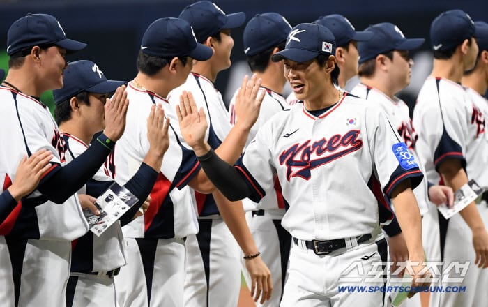 2025 K-BASEBALL SERIES 대한민국과 체코의 평가전이 8일 고척스카이돔에서 열렸다. 송성문이 입장하고 있다. 고척=박재만 기자 pjm@sportschosun.com/2025.11.08/