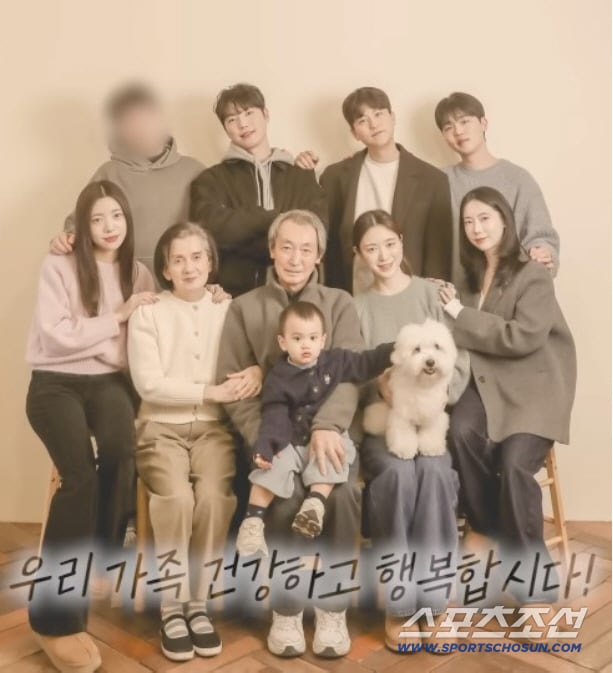 '얼짱' 유혜주, 유튜버 3자매 '활동 중단' 이유는 부친상…나란히 빈소 지켰다