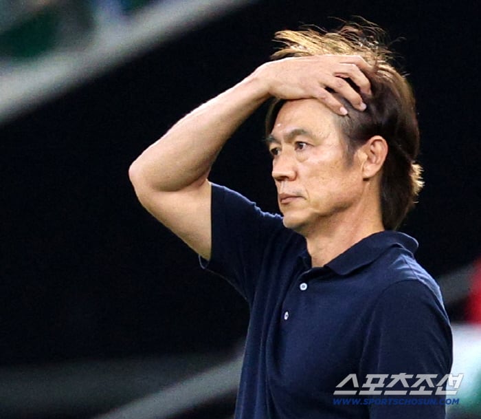 "충격과 공포!" '대한민국 축구 절벽에 몰렸다'…日 관심 폭발 '최종전 비기면 됐는데 패배로 3위 전락'