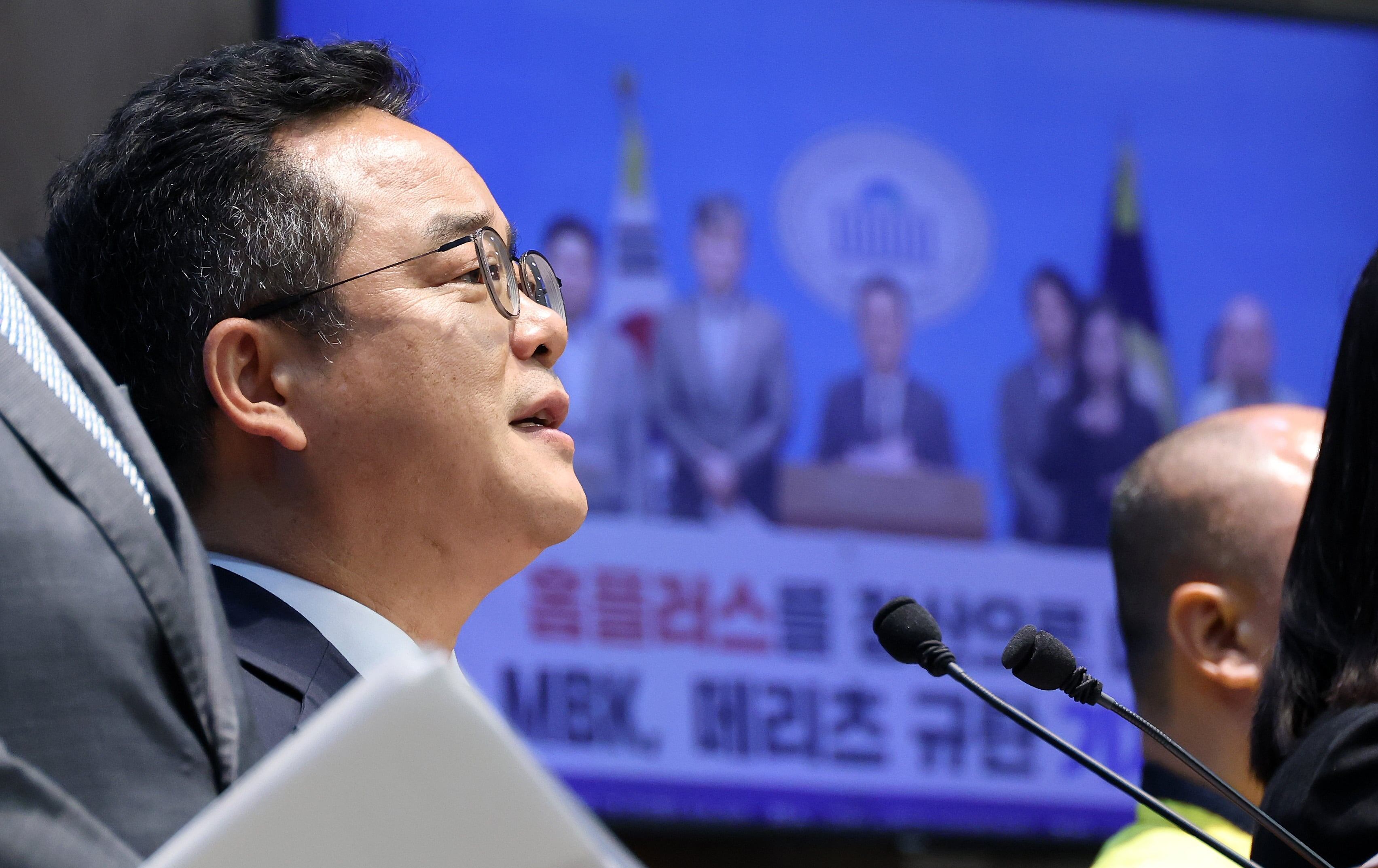 與, 홈플러스 회생 위해 MBK 압박…9일 3자 회동 예고