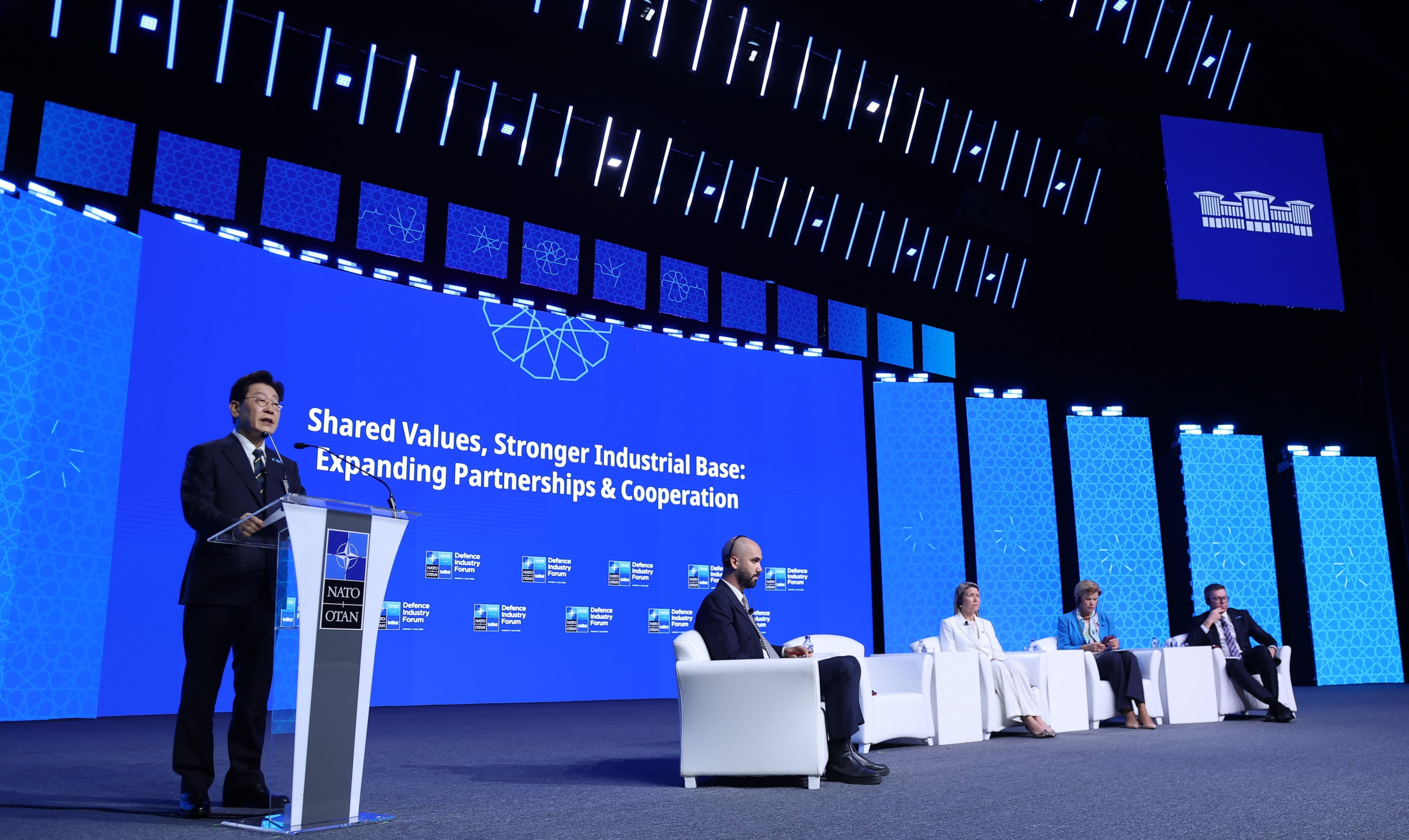 李대통령, 나토 포럼서 “무기체계 함께 연구·생산·운용하자”