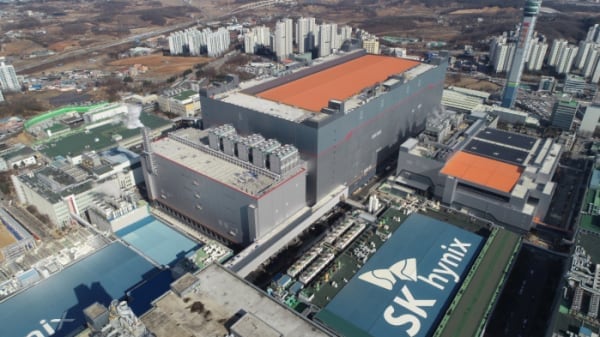 SK하이닉스, ‘메모리 피크아웃’ 우려 진정 총력전… “AI 투자 지속 확대”